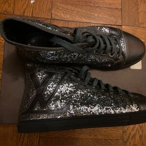 Authentic Louis Vuitton Punchy silver glitter sneakers  size 38.5